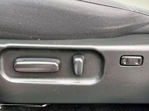 Used 2021 Toyota Tacoma TRD Off-Road image 17