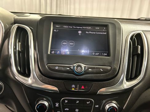 Used 2023 Chevrolet Equinox LT image 17