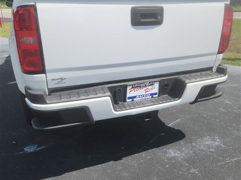 Used 2015 Chevrolet Colorado W/T w/ WT Convenience Package image 4