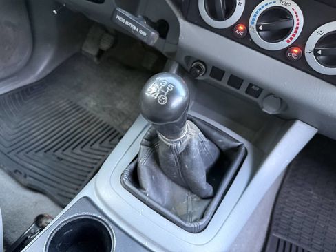 Used 2010 Toyota Tacoma 4x4 Access Cab image 26