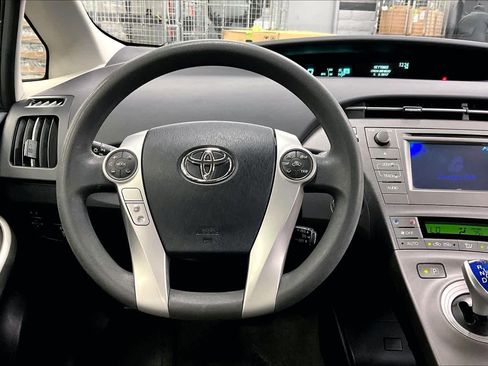 Used 2014 Toyota Prius Two FWD image 5