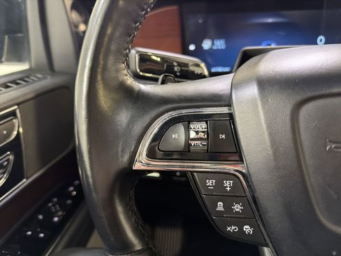 Used 2023 Lincoln Navigator Reserve AWD/4WD image 14