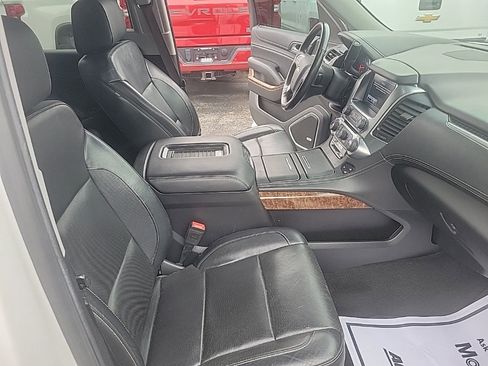Used 2017 Chevrolet Suburban Premier image 36