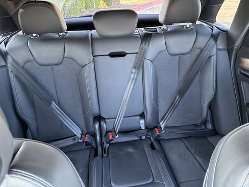 Used 2024 Audi SQ5 Premium w/ Convenience Package image 28