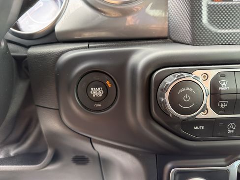 Used 2021 Jeep Wrangler Unlimited Sahara w/ Dual Top Group AWD/4WD image 23
