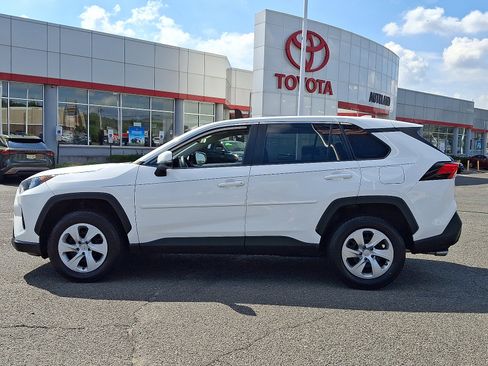 Certified 2022 Toyota RAV4 LE image 4