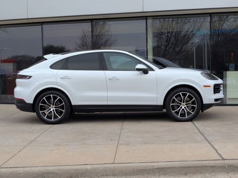Certified 2025 Porsche Cayenne Coupe image 8