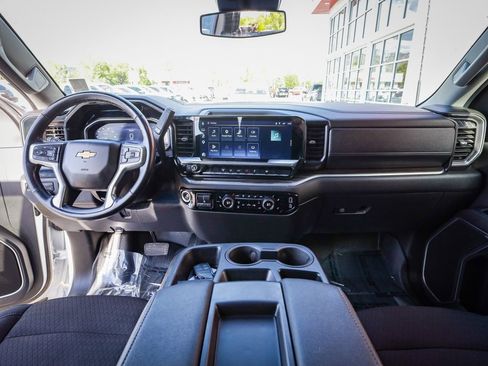 Used 2025 Chevrolet Silverado 3500 LT AWD/4WD image 17