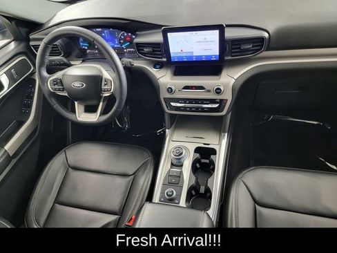 Used 2023 Ford Explorer XLT w/ Equipment Group 202A AWD/4WD image 33