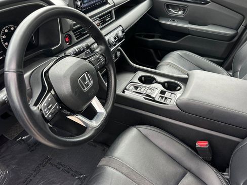 Certified 2024 Honda Pilot Touring image 10