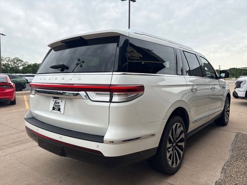 Used 2022 Lincoln Navigator L Reserve AWD/4WD image 12