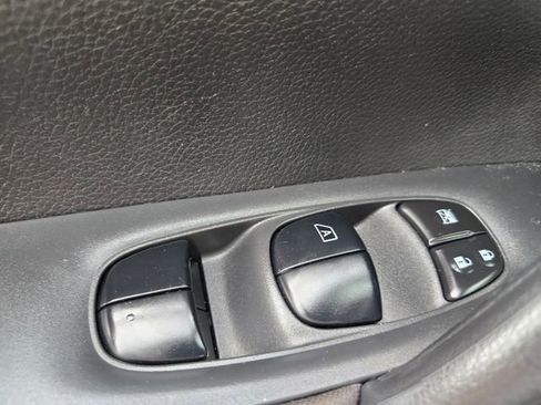 Used 2018 Nissan Rogue Sport AWD image 35