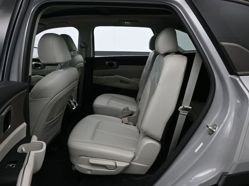 Used 2023 Kia Sorento X-Line EX image 32