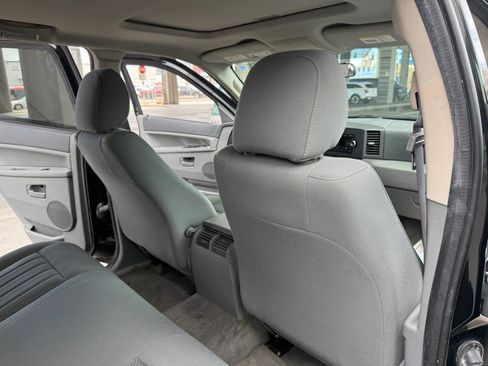 Used 2006 Jeep Grand Cherokee Laredo AWD/4WD image 18