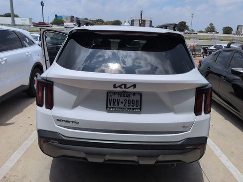 Certified 2025 Kia Sorento X-Line EX AWD/4WD image 3