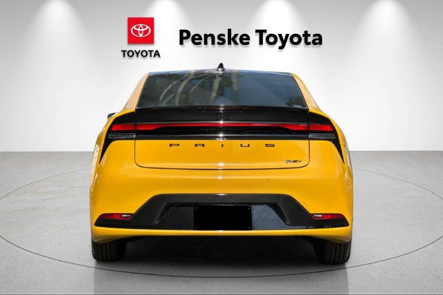 New 2027 Toyota Prius FWD image 5
