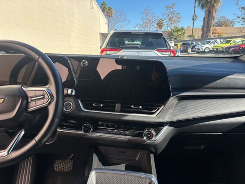 Used 2025 Chevrolet Equinox LT image 18