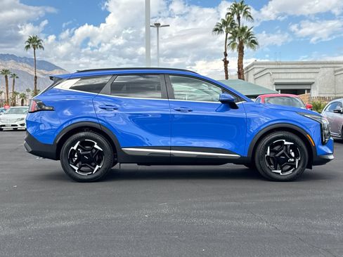 Used 2026 Kia Sportage EX w/ EX Panorama Roof Package FWD image 2
