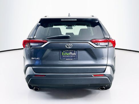 Used 2022 Toyota RAV4 XLE w/ Convenience Package FWD image 7