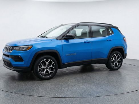 Used 2025 Jeep Compass Limited AWD/4WD image 3
