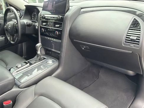 Used 2022 Nissan Armada SV w/ SV Appearance Package image 13