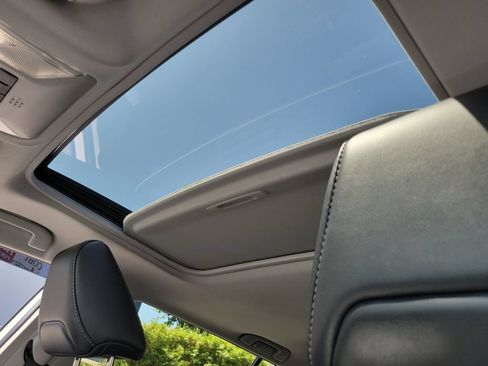 Used 2022 Toyota RAV4 XLE Premium FWD image 33