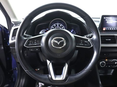 Used 2017 MAZDA MAZDA3 Touring FWD image 11