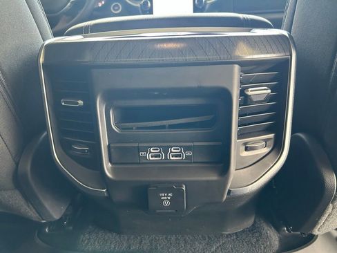 Used 2025 RAM 1500 Big Horn AWD/4WD image 31