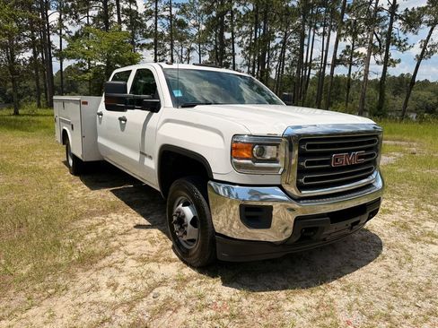 Used 2019 GMC Sierra 3500 2WD Crew Cab w/ Sierra Convenience Package image 8