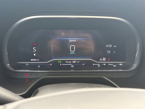 Used 2023 Chevrolet Suburban RST w/ Luxury Package image 9