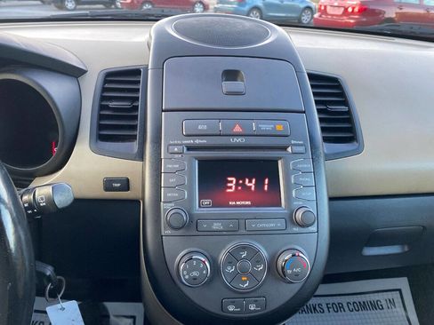 Used 2013 Kia Soul ! image 22