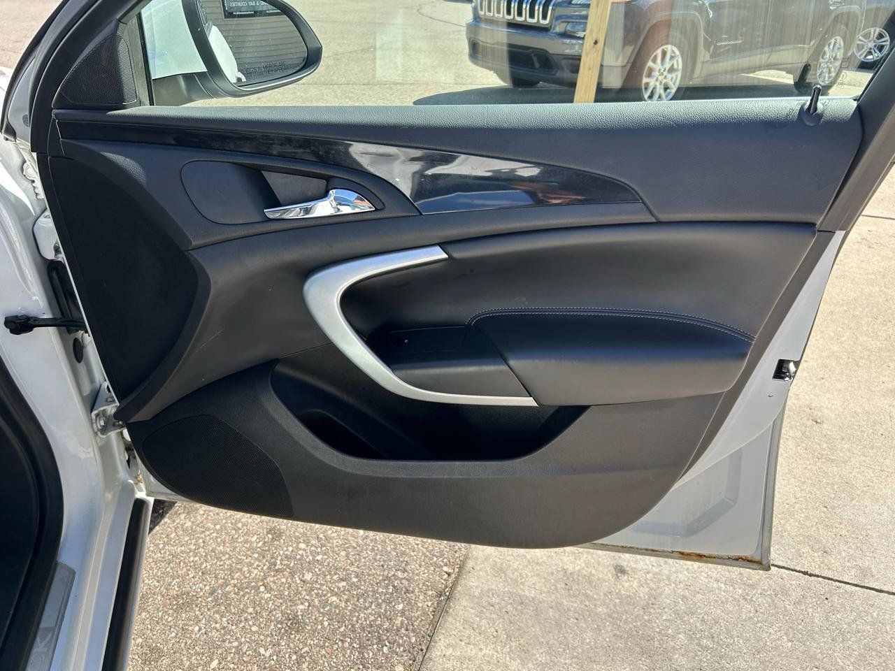 Used 2013 Buick Regal Premium FWD image 16