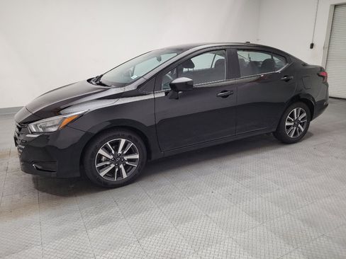 Used 2025 Nissan Versa SV FWD image 2