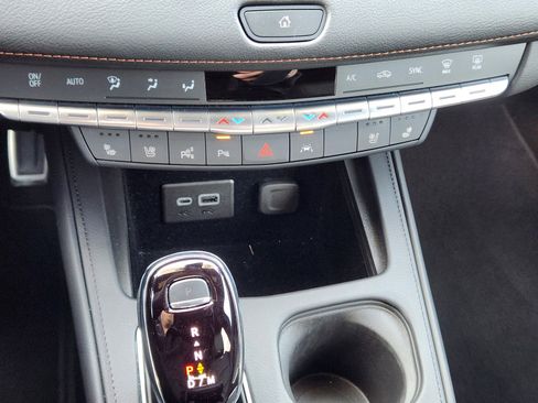 Used 2023 Cadillac XT4 Sport image 15