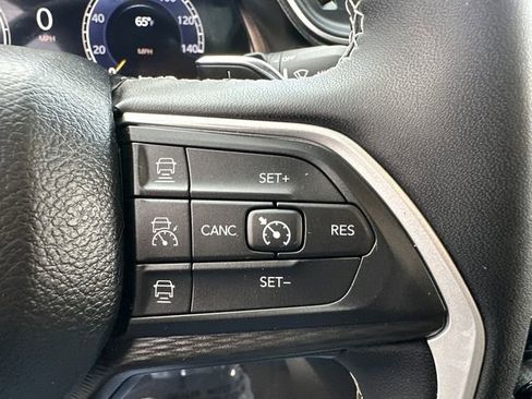 Used 2023 Jeep Grand Cherokee Laredo w/ Trailer Tow Prep Group (B) AWD/4WD image 38