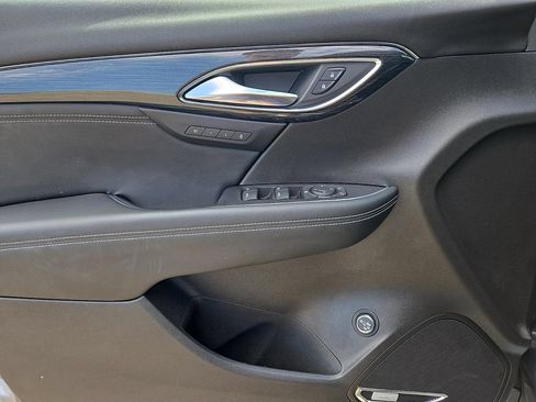 Used 2022 Buick Envision Essence AWD/4WD image 12