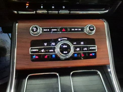 Used 2022 Lincoln Aviator Reserve w/ Equipment Group 201A AWD/4WD image 22