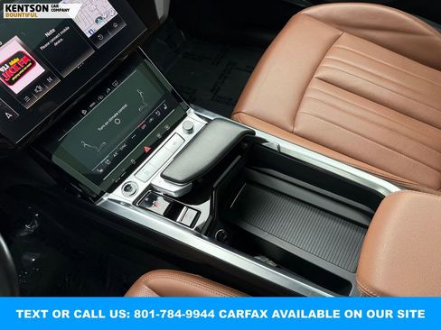 Used 2024 Audi Q8 e-tron Premium Plus image 27