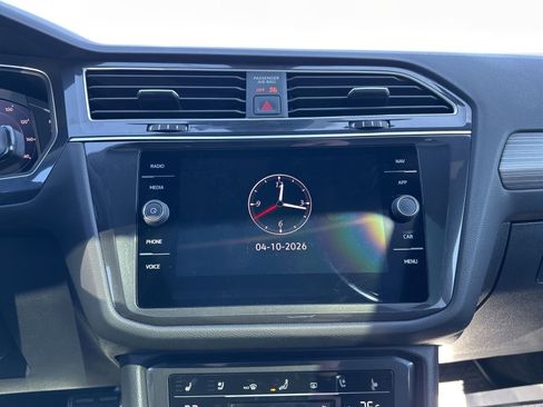 Certified 2022 Volkswagen Tiguan SEL R-Line image 55