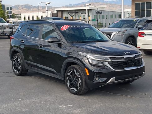 Certified 2024 Kia Seltos SX w/ SX Sunroof Package AWD/4WD image 7