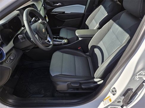 Certified 2026 Chevrolet Trax LT w/ Driver Confidence Package image 10