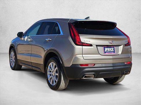 Used 2023 Cadillac XT4 Luxury w/ Cold Weather Package FWD image 8