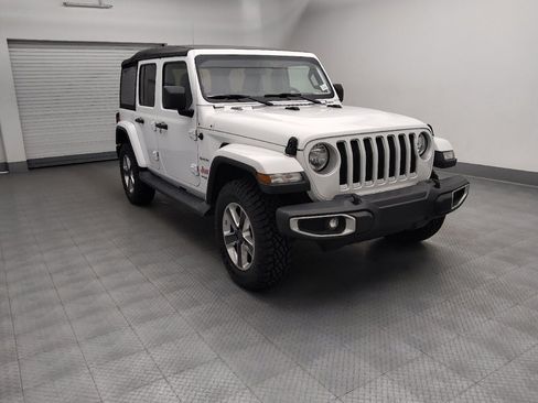 Used 2019 Jeep Wrangler Unlimited Sahara AWD/4WD image 13