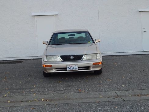 Used 1997 Toyota Avalon XL image 12