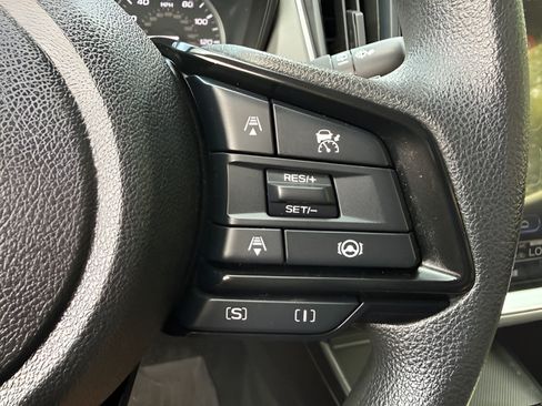 Used 2024 Subaru Crosstrek 2.0i Premium AWD/4WD image 17