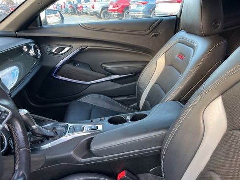 Used 2021 Chevrolet Camaro SS image 11
