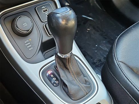 Used 2020 Jeep Compass Latitude w/ Popular Equipment Group image 12