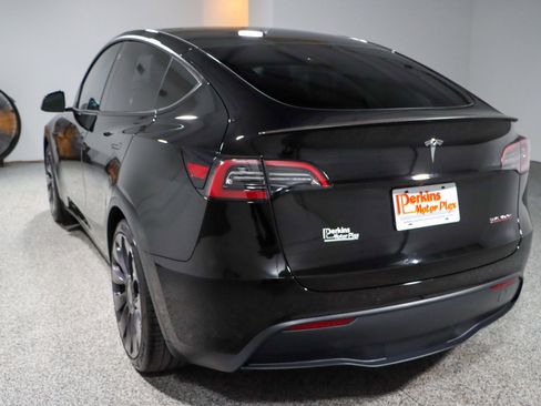 Used 2021 Tesla Model Y Performance AWD/4WD image 9