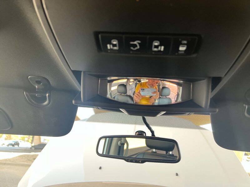 Used 2018 Dodge Grand Caravan SXT FWD image 23