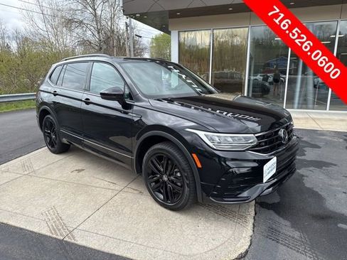 Used 2022 Volkswagen Tiguan SE R-Line AWD/4WD image 3